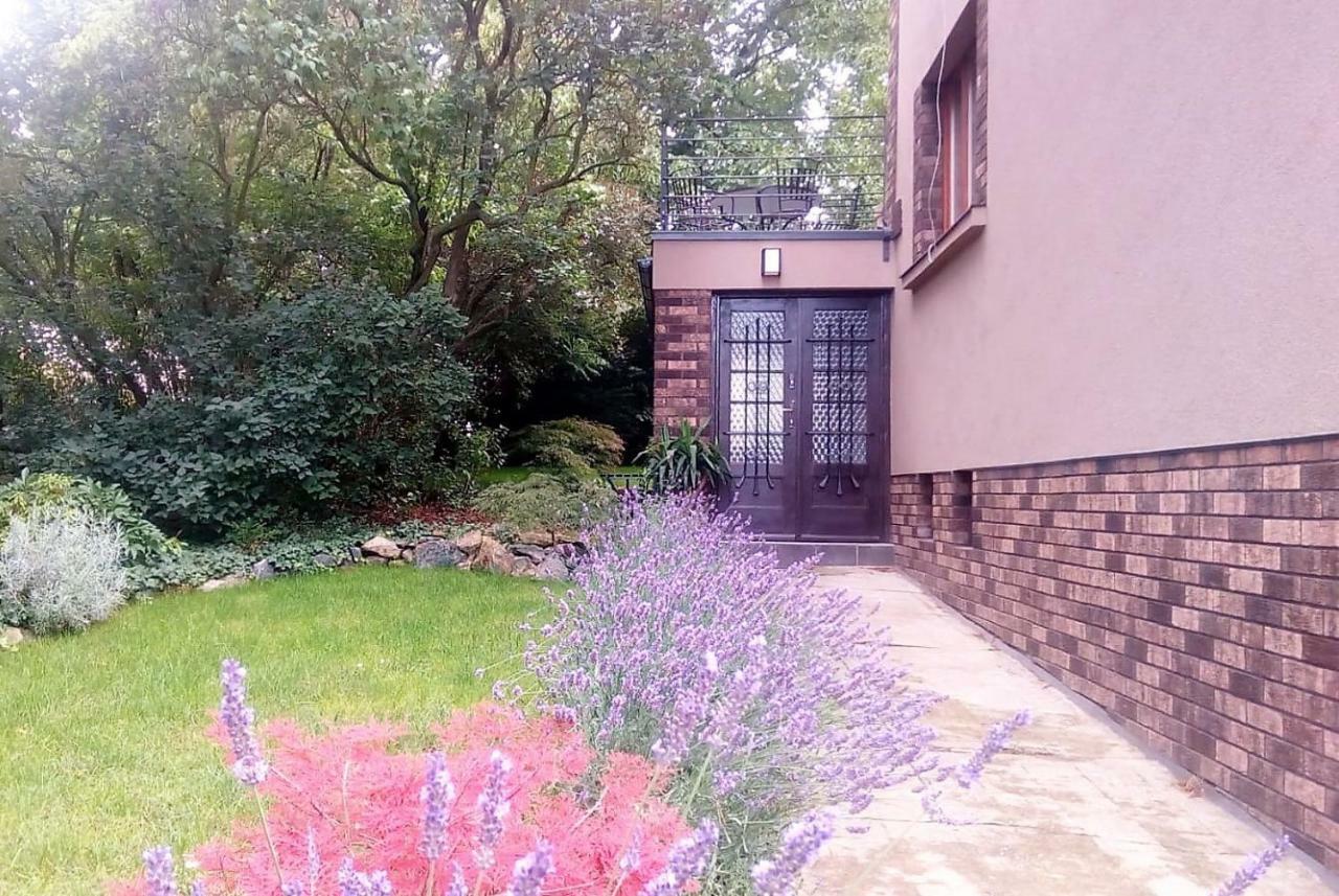 Apartman V Zahrade Praha Troja - Apartment In The Garden Prague Troja Exterior photo